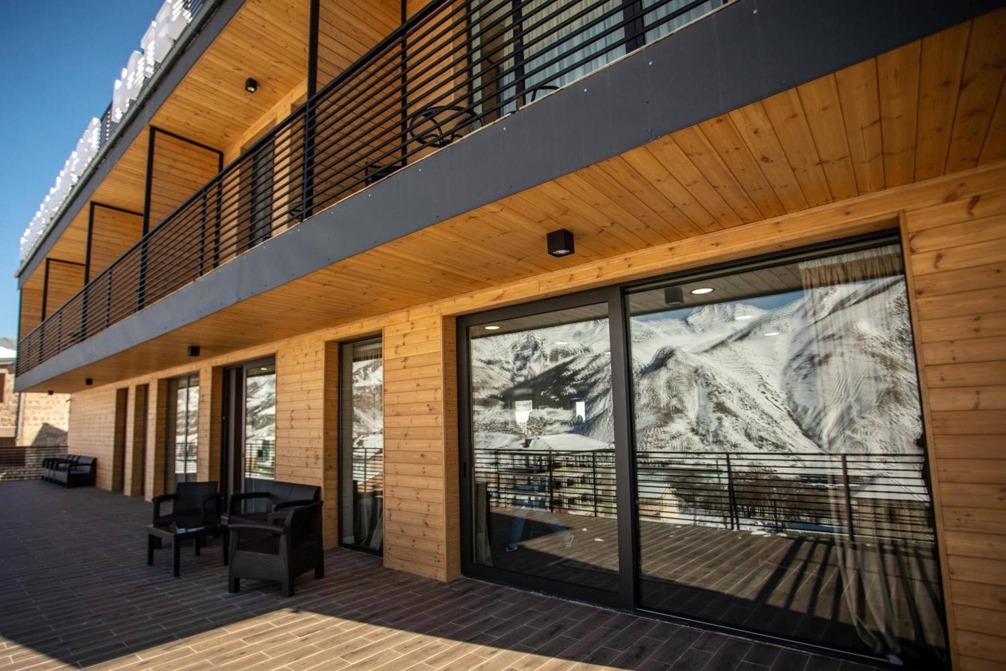 Kazbegi Hotel Grand View Dış mekan fotoğraf