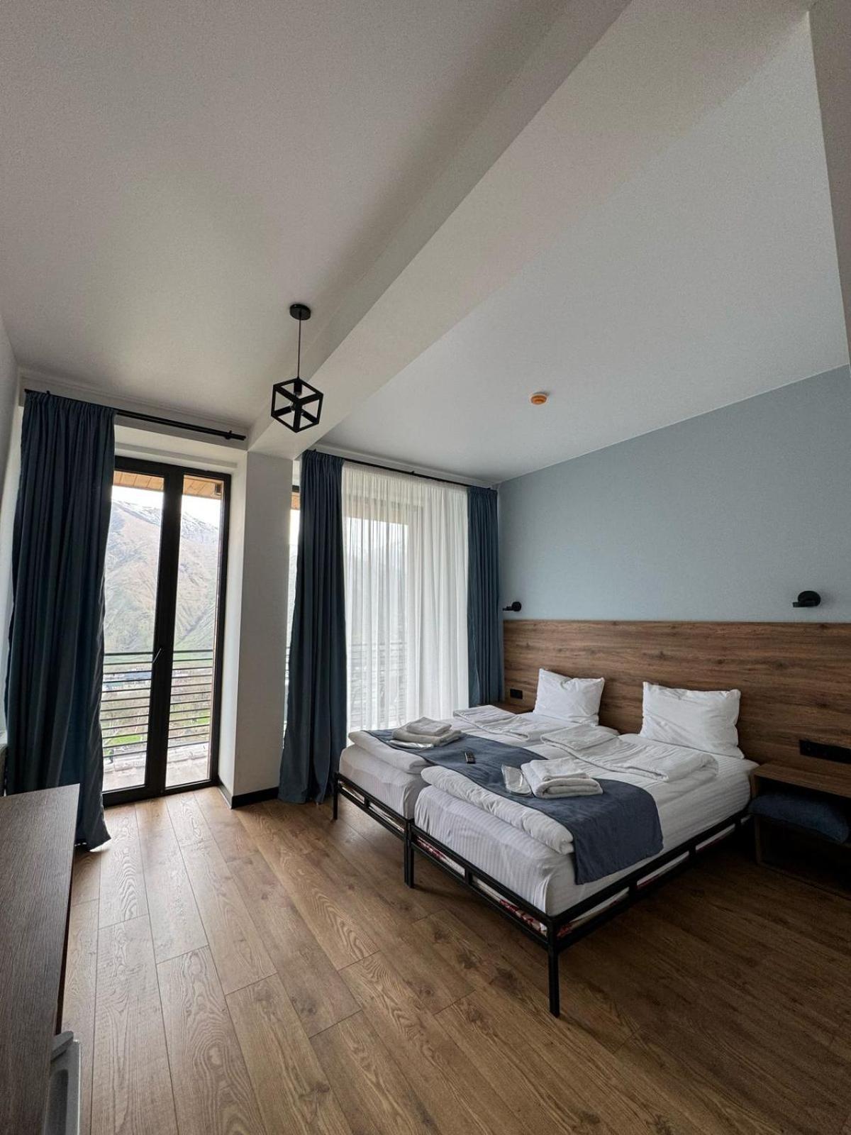 Kazbegi Hotel Grand View Dış mekan fotoğraf